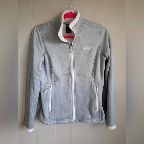 North Face Agave Jacket in‎ Gray White size Medium Warm Cozy Fuzzy - Picture 1 of 9